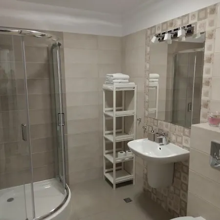 Апартаменти Apartament Robert *