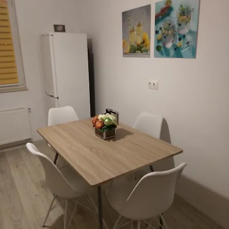 Апартаменти Apartament Robert *